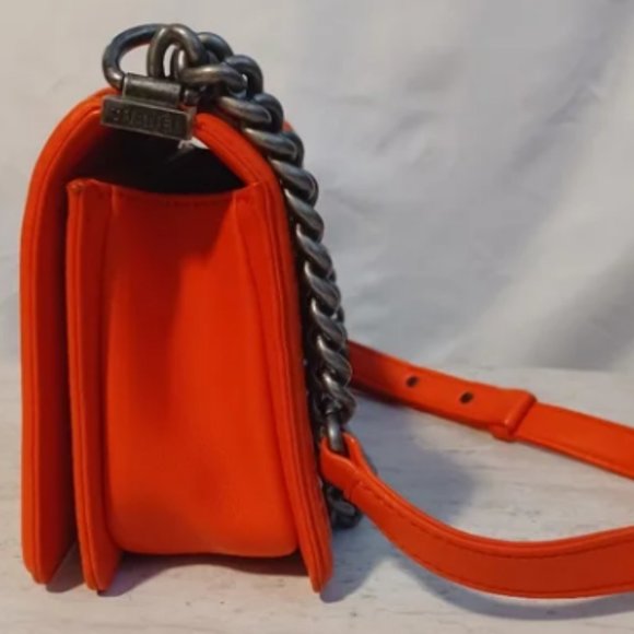 Authentic Chanel Boy Handbag in beautiful Orange Color - very unusual! - Picture 5 of 16